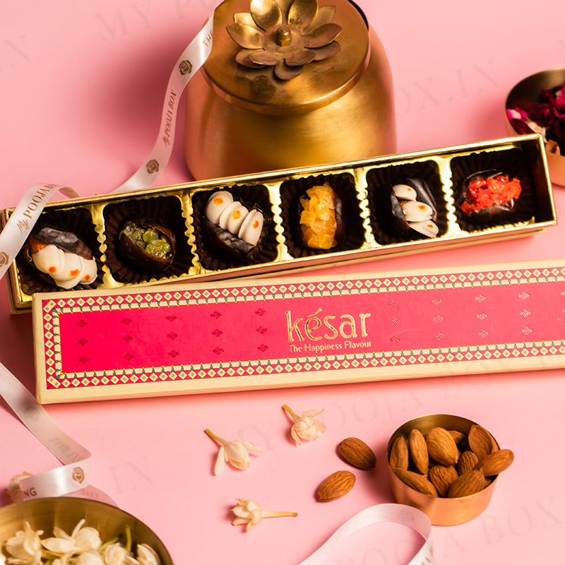 Assorted Fruits and Nuts Dates 6PC Sweet Box 150gms