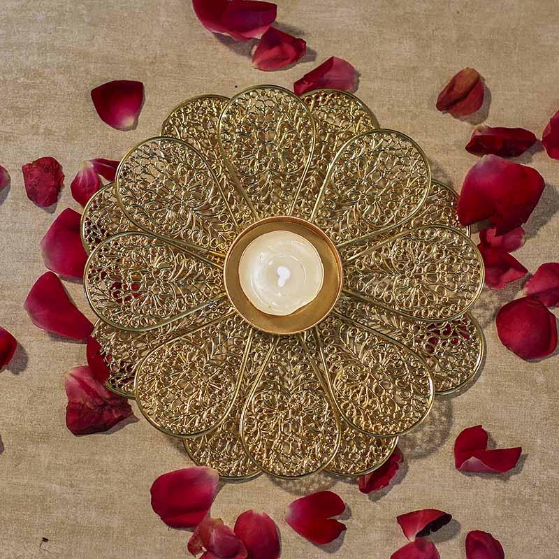 Lazer Cut Petal T-light Holder Showpiece
